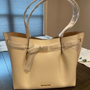 MICHAEL KORS EMILIA LARGE LEATHER SHOULDER TOTE BAG HANDBAG PURSE LT CREAM.